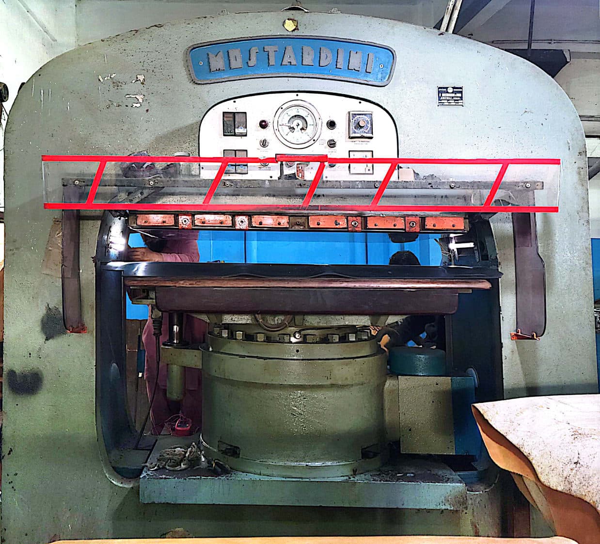 Hydraulic embossing press